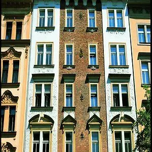 Club Hotel 3*