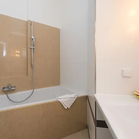 Apartment To Live *