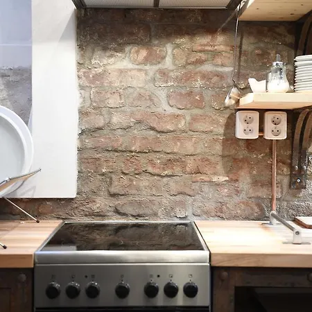 Giotto Apartment *