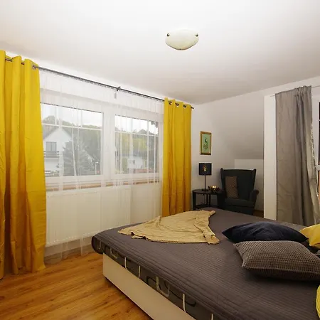 Cozy Gardens In Apartment Prague