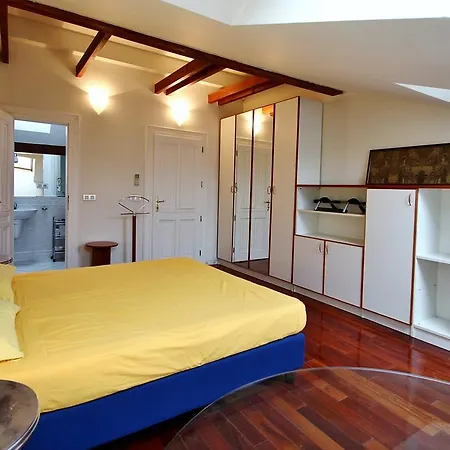 Salvator - By Apartament