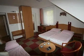 Bob Inn 3*