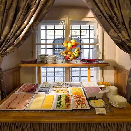 Hotell Golden Star 4*
