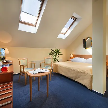 Ea Tosca Hotel 3*