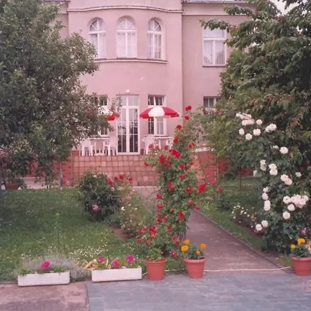 Guest house Lucie 3*
