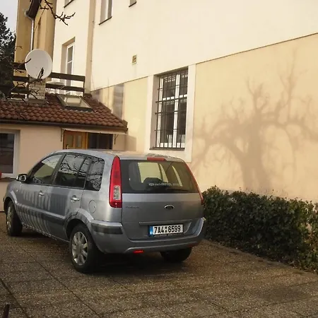 Casa de hóspedes Hanspaulka 2*