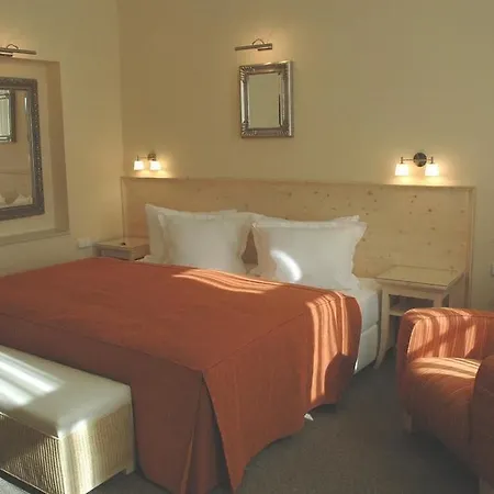 فندق يونيتاس 4*