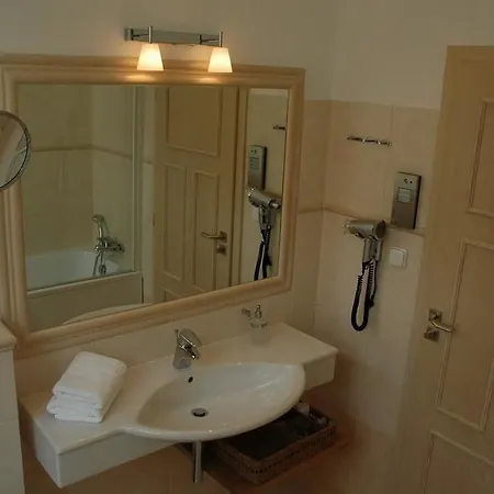 Otel Unitas Prag