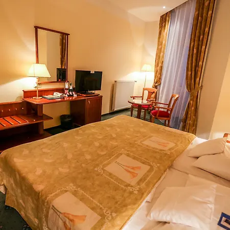 Ea Rokoko Hotel 4*