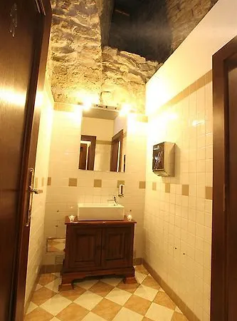 Lippert Praga