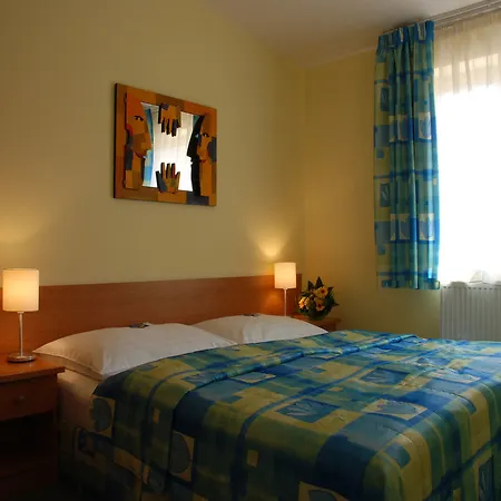 Hotel Ea Tosca 3*