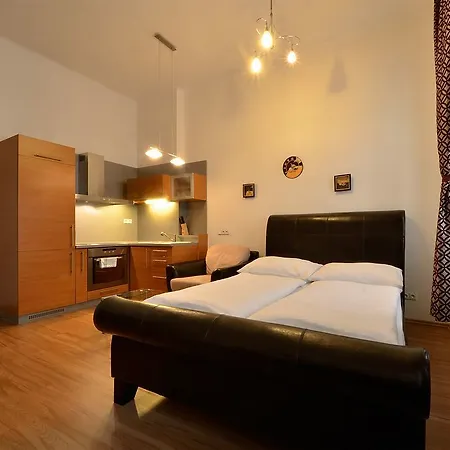 Downtown Kodanska Aparthotel 4*