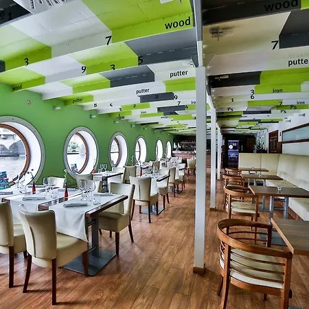 Hotel en barco Rohan Boat 3*