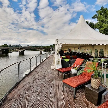 Rohan Boat Praga