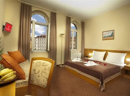 Centre Plaza 3*