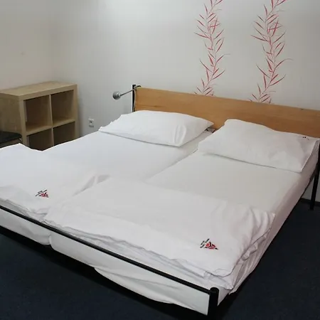 Mai Bohemia Hostel And Apartment Prague