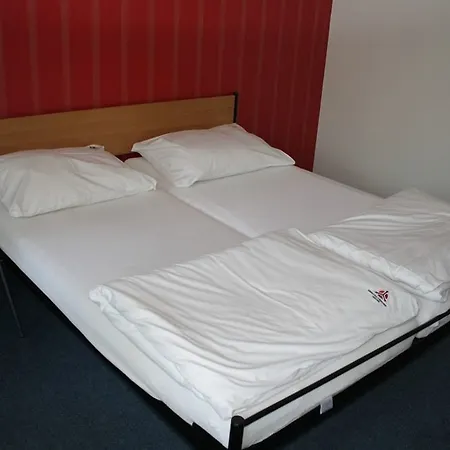 Mai Bohemia Hostel And Apartment Prague
