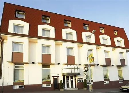 Henrietta Hotel