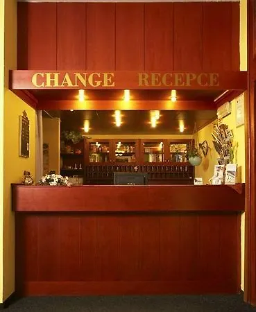 Henrietta Hotel