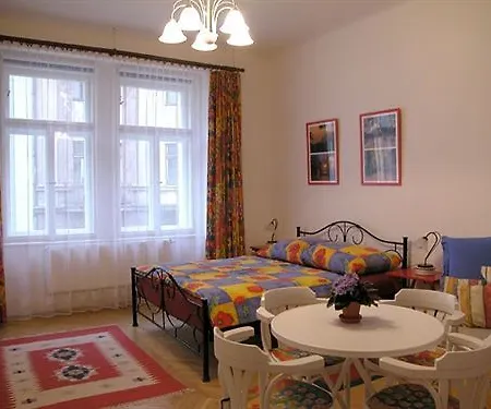 Hotel Pragues Rainbow Prague