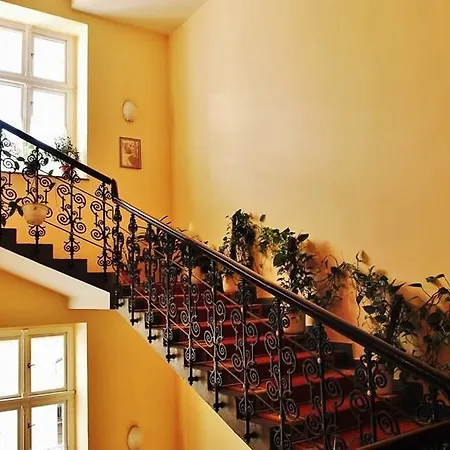 Victor Hotel
