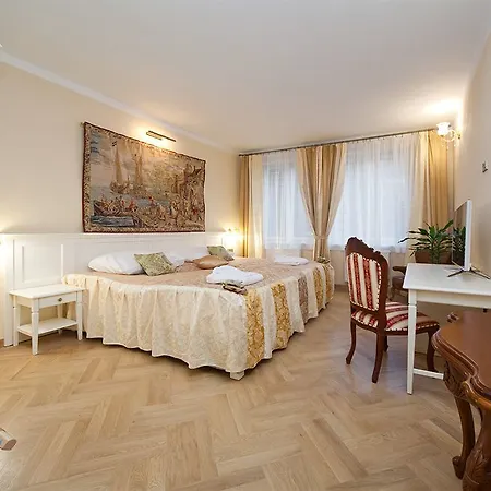 Louren - The Bridge Inn Prague