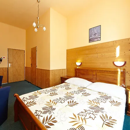 Anette Hotel 3*