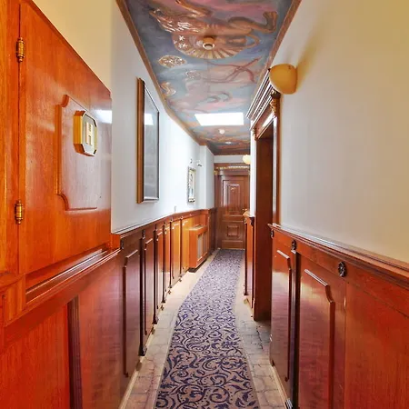 Hotel U Pava 4*