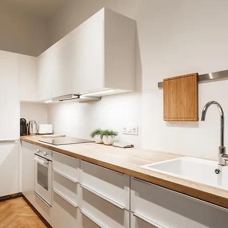 28. Pluku Apartment