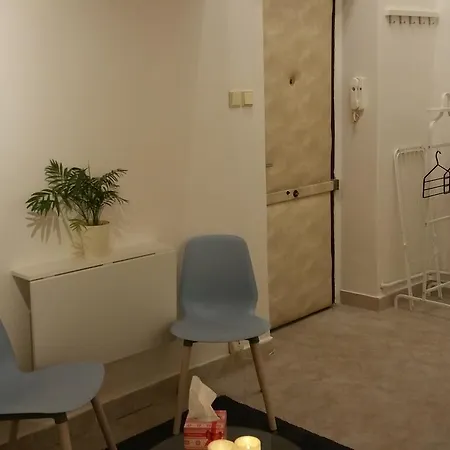 Cozy Private In The City Center 아파트