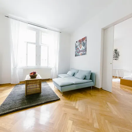 Kubelikova Apartment *