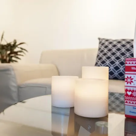 Cozy Private In The City Center 아파트