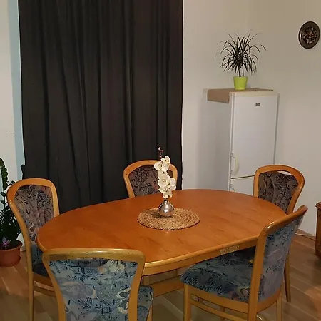 01 Apartment