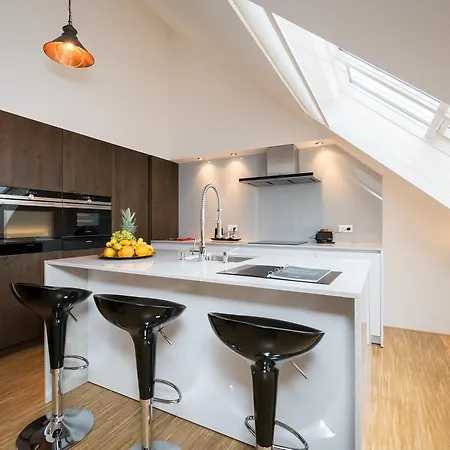 To Live Apartment *