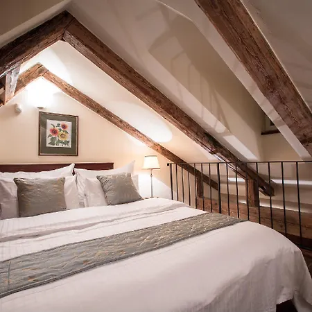 Miss Sophie's Charles Bridge Hotel 4*