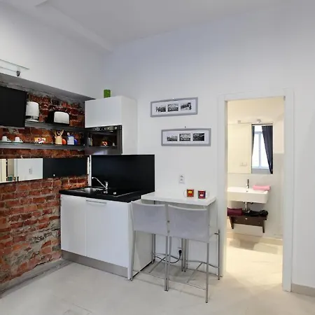 House - The Modern Flat * Prag