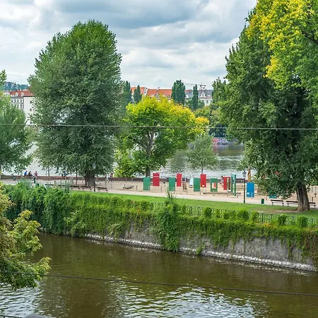 Riverside With A Balcony Apartment Prague