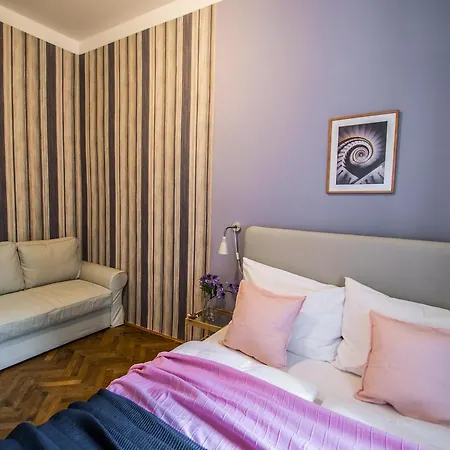 Apartment 3bdr Center Ruterra