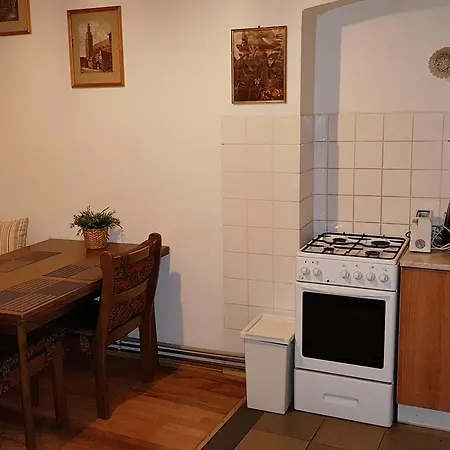 01 Apartment *