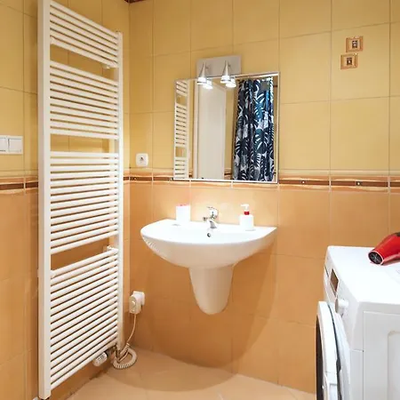 Modern Opatovicka * براغ