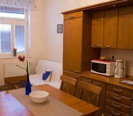 Na Smetance Aparthouse 3* Prague