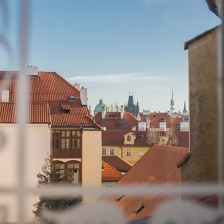 Lazenska N4 4* Prague