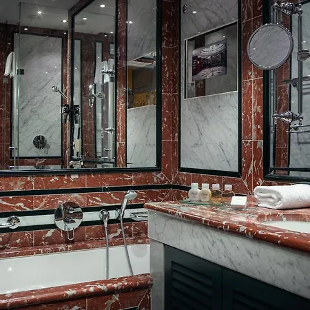 מלון Art Nouveau Palace 5*
