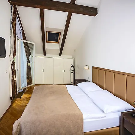 Deminka Palace 4*