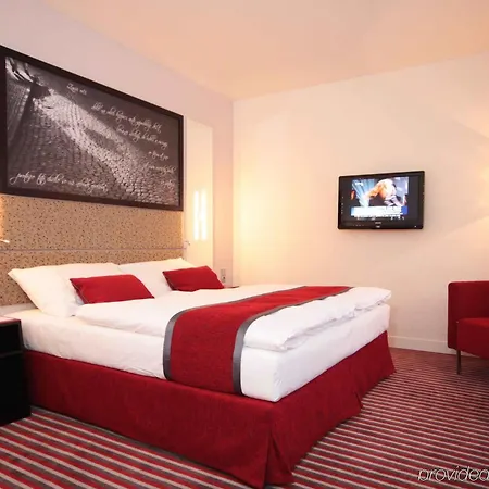 Red&blue Design Hotel