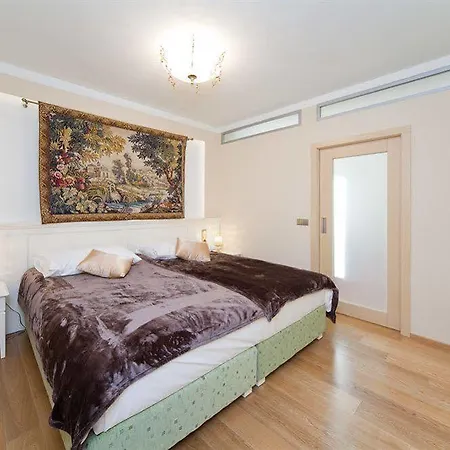 Aparthotel Louren - The Bridge Inn Prague