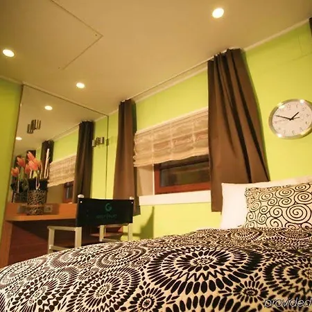 Rohan Boat Hotel en barco 3*