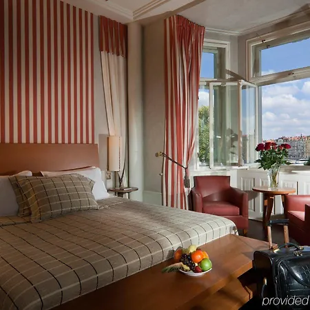 Отель Mamaison Riverside