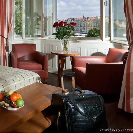 Mamaison Riverside 5*