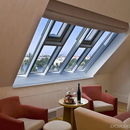 Szálloda Mamaison Riverside 5*